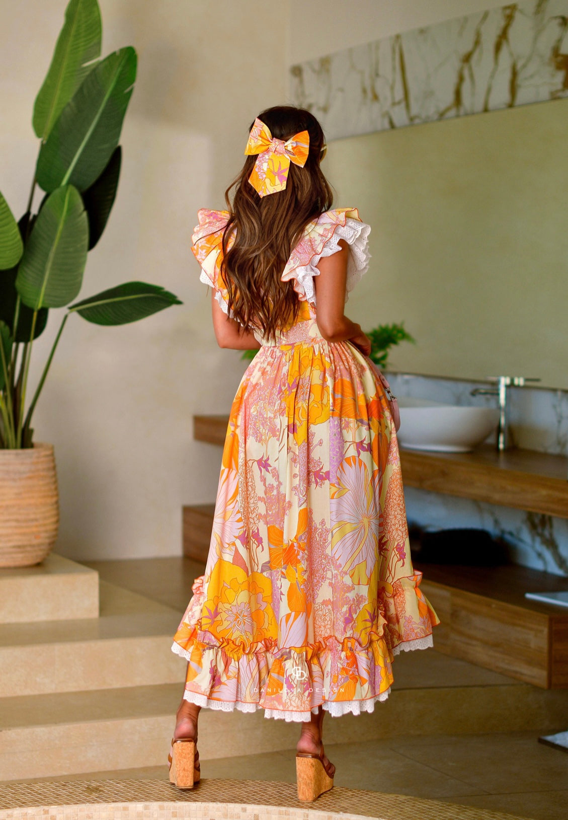 Cotton dress combined with sewing and light wings. Art 120