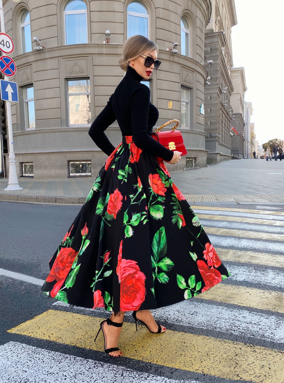 Skirt “Rosemary” Black with red roses Art. 84