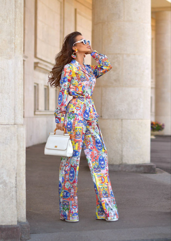 Pajama-style suit with piping. Art 175
