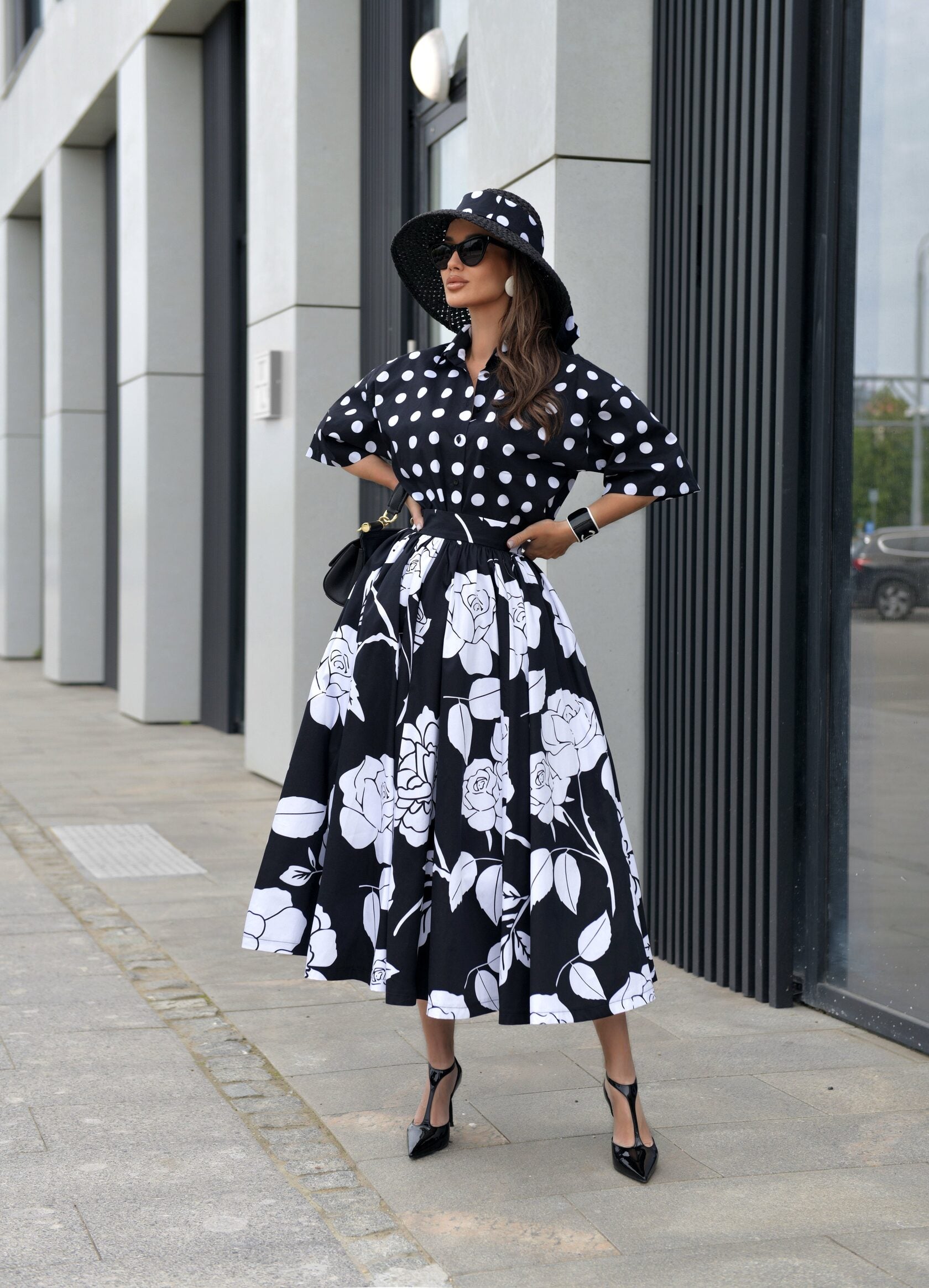 Rosemary black skirt with "White roses" Art.241