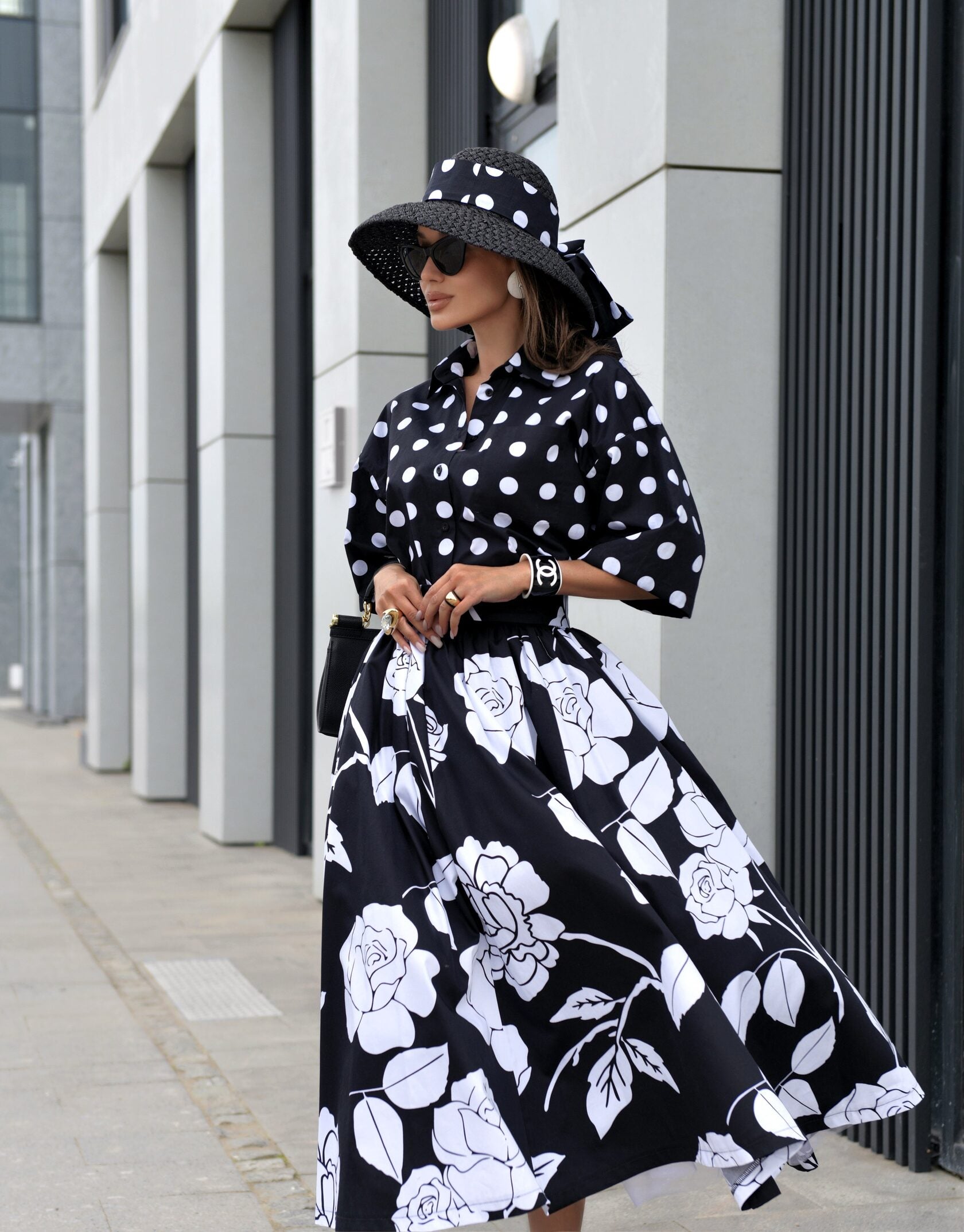 Rosemary black skirt with "White roses" Art.241