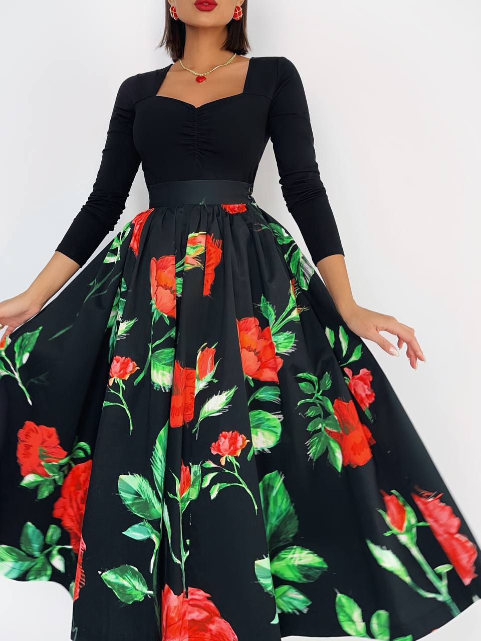 Skirt “Rosemary” Black with red roses Art. 84