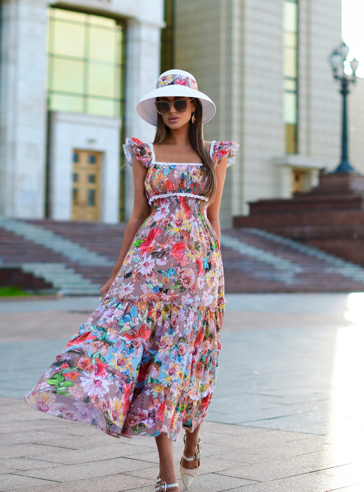 Summer sundress with flounces and lace. Art 122