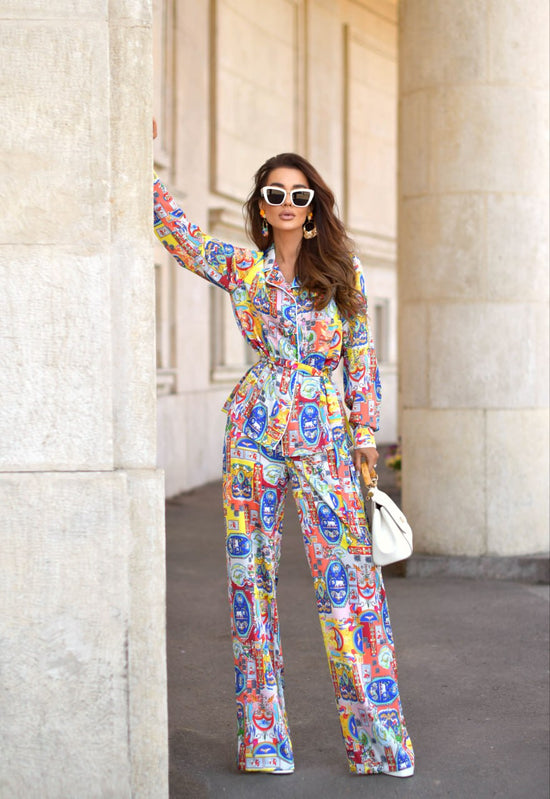 Pajama-style suit with piping. Art 175