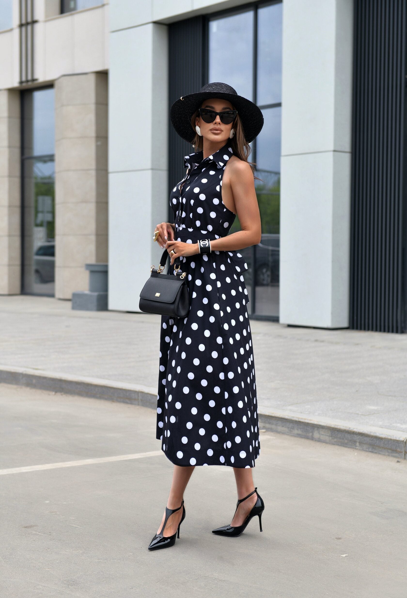 Open-back dress "Pea" Art.243
