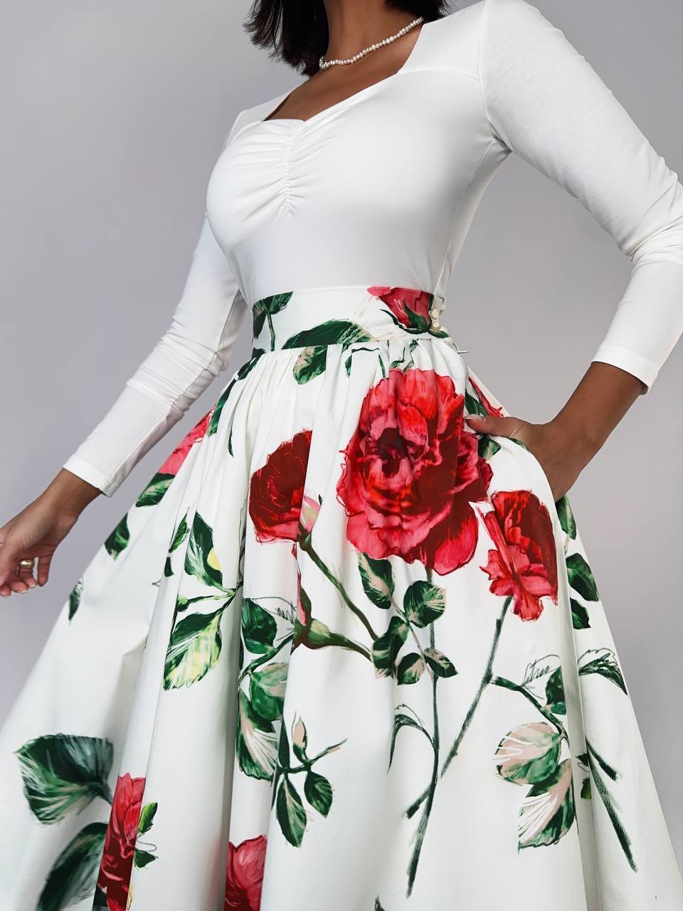 Skirt “Rosemary” White with red roses Art 84