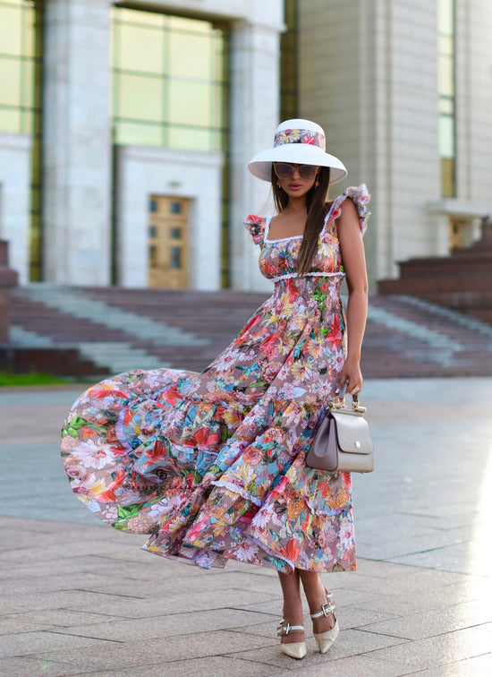 Summer sundress with flounces and lace. Art 122