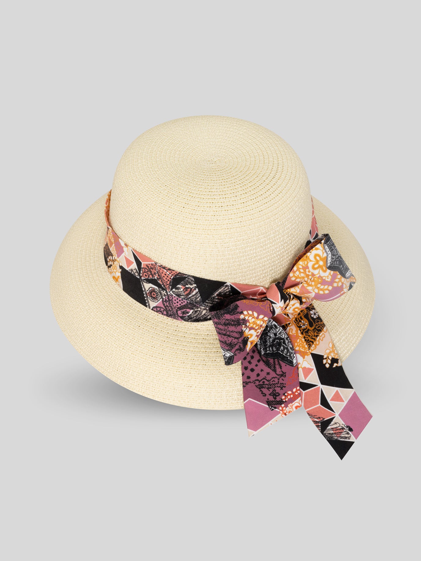 Women's hat. Art 168